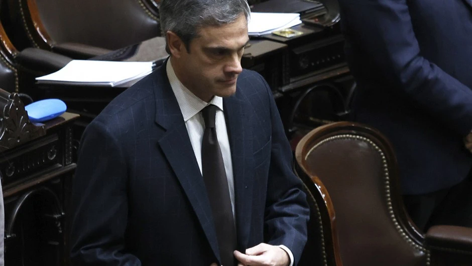 La oposición denuncia que el nuevo blanqueo de Caputo es inconstitucional porque renuncia a la fiscalización
