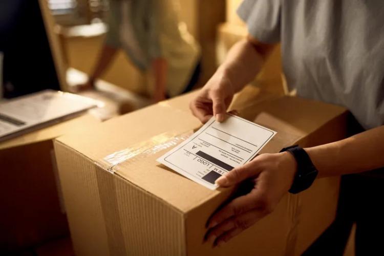 El Gobierno reformó el régimen aduanero postal: unificó el «puerta a puerta» con los courier y liberó las exportaciones por correo