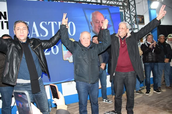 El peronismo oficializó la postulación del actual jefe comunal con tres listas colectoras y fuertes críticas a las políticas de la administración nacional