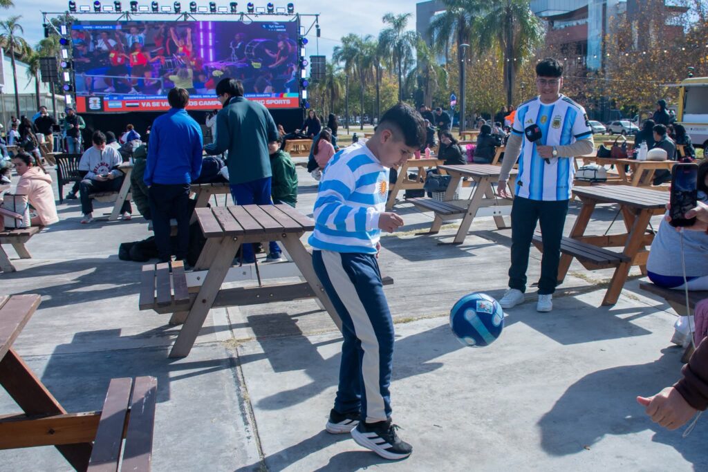 El Fórum se prepara para vivir una nueva fiesta albiceleste con el partido entre Argentina e Inglaterra El Fórum se prepara para vivir una nueva fiesta albiceleste con el partido entre Argentina e Inglaterra