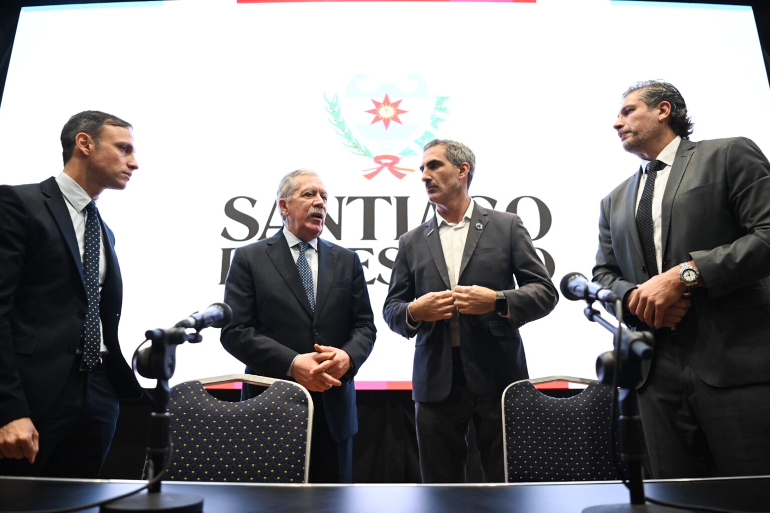El Gobernador acompañó la presentación de Jetsmart que unirá Santiago y Buenos Aires