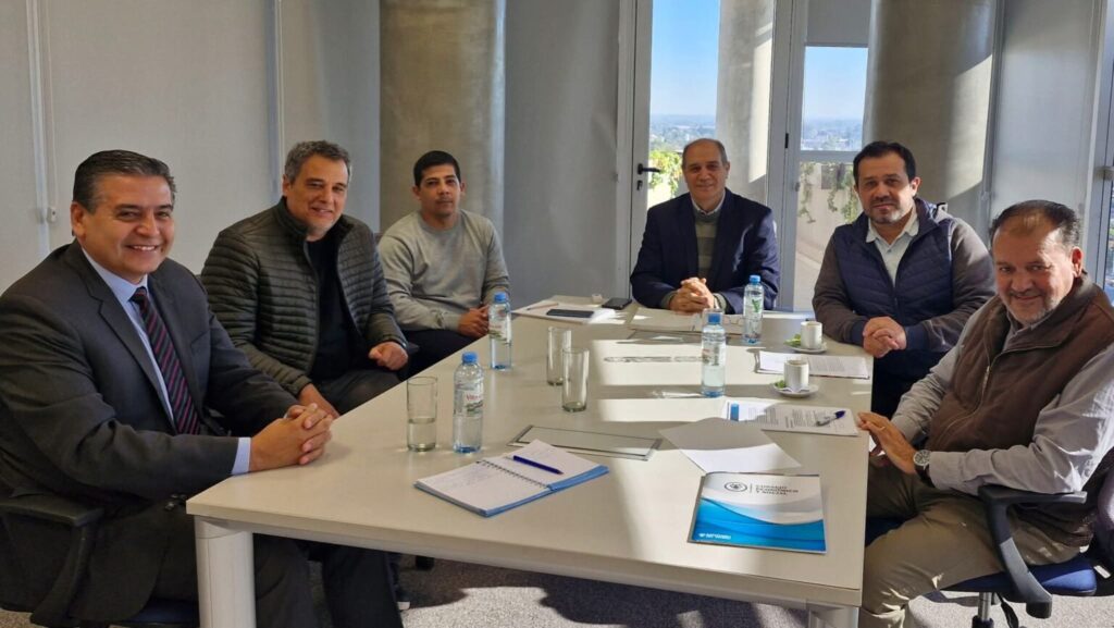 El Consejo Económico y la industria maderera avanzan en diálogos para optimizar recursos del sector