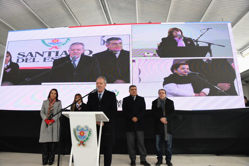 El Gobernador Elías Súarez inauguró en forma simultánea importantes obras en tres instituciones educativas del departamento Banda