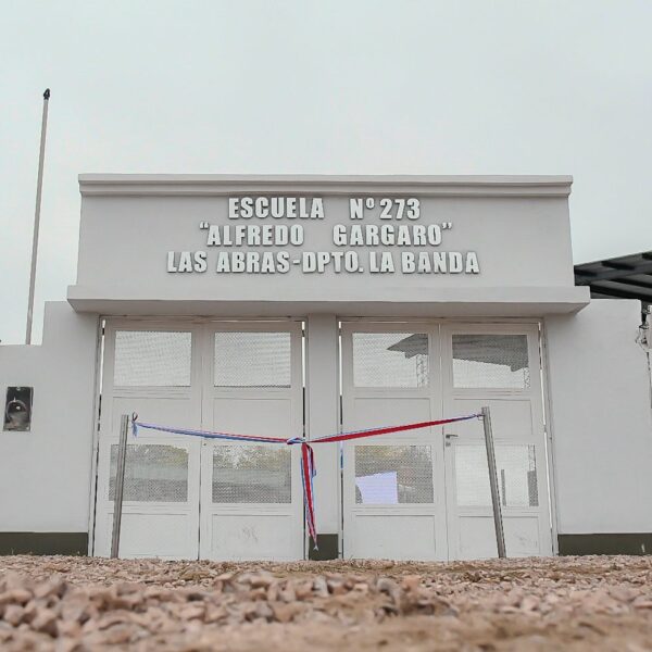 Modernas aulas, conectividad y nuevos espacios: así son las obras educativas inauguradas en el departamento Banda
