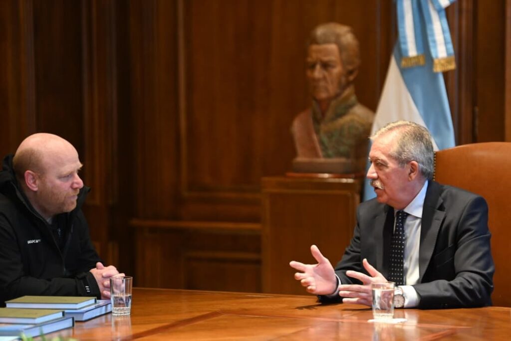 Elías Suárez recibió la visita protocolar del intendente de Mar Chiquita