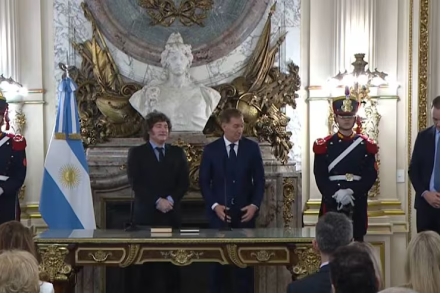 Javier Milei tomó juramento a Diego Santilli como nuevo ministro coordinador en un acto con fuerte respaldo federal