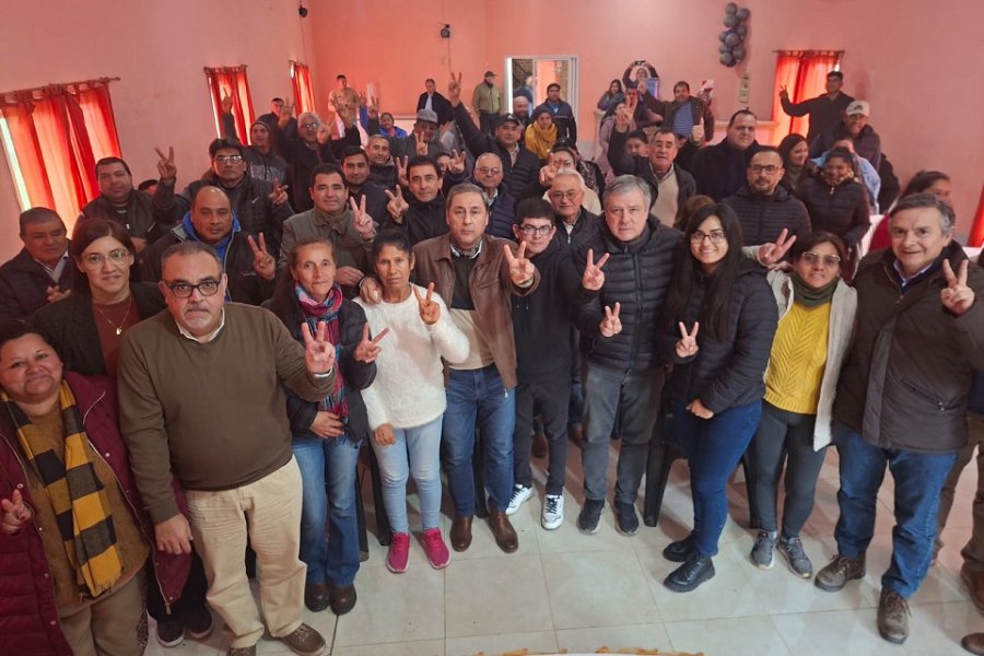 Carlos Silva Neder encabezó un plenario en Guasayán para respaldar la postulación de Oscar Daniel Juárez rumbo a las elecciones municipales
