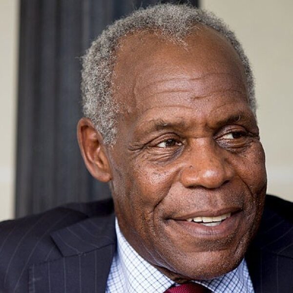 El reconocido actor de Hollywood Danny Glover reveló que fue diagnosticado con la enfermedad de Alzheimer