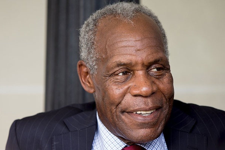El reconocido actor de Hollywood Danny Glover reveló que fue diagnosticado con la enfermedad de Alzheimer