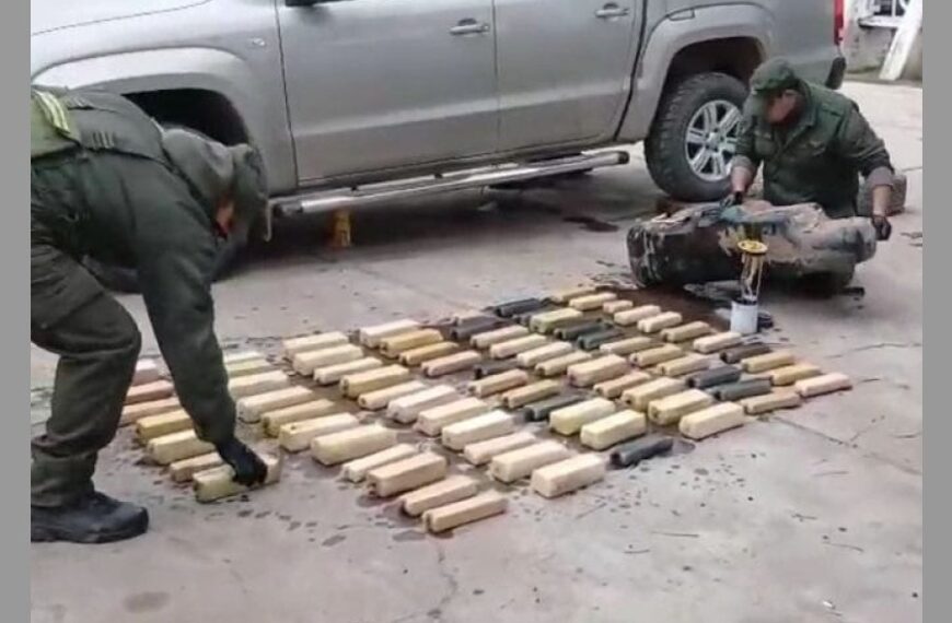 Efectivos de Gendarmería Nacional interceptaron el cargamento sobre la Ruta Provincial 30 durante un control de rutina que culminó con la detención de un ciudadano salteño