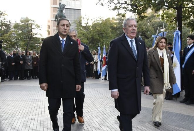 Las autoridades de los tres poderes del Estado provincial participaron de los actos oficiales por el 9 de Julio que incluyeron el tradicional tedeum en la Catedral Basílica Las autoridades de los tres poderes del Estado provincial participaron de los actos oficiales por el 9 de Julio que incluyeron el tradicional tedeum en la Catedral Basílica