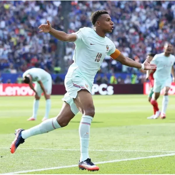 El seleccionado conducido por Didier Deschamps derrotó por dos a cero a los Leones del Atlas en Boston y avanzó a la instancia de los cuatro mejores del certamen norteamericano