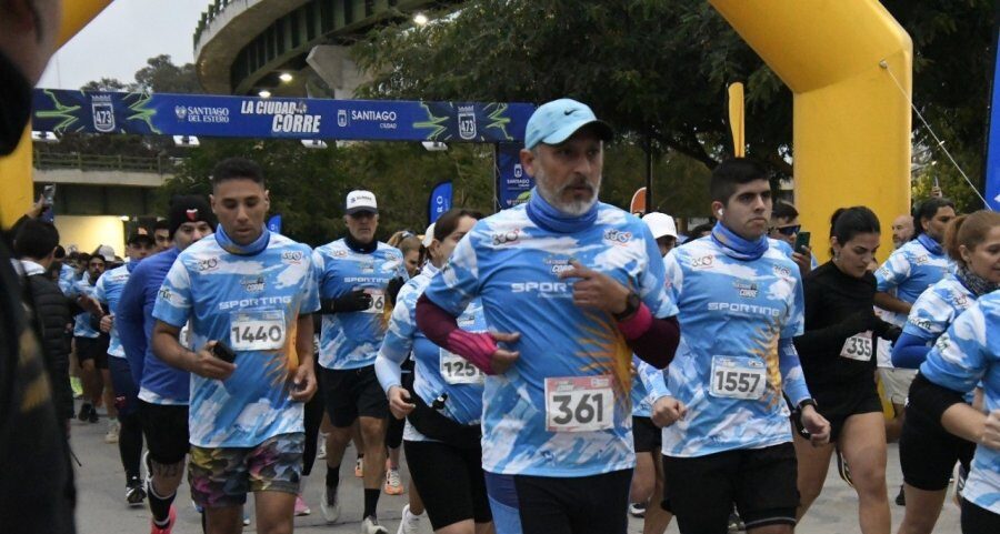 La competencia pedestre reunió a casi dos mil corredores de diversas provincias en el marco de las actividades por el 473.º aniversario de la Madre de Ciudades La competencia pedestre reunió a casi dos mil corredores de diversas provincias en el marco de las actividades por el 473.º aniversario de la Madre de Ciudades