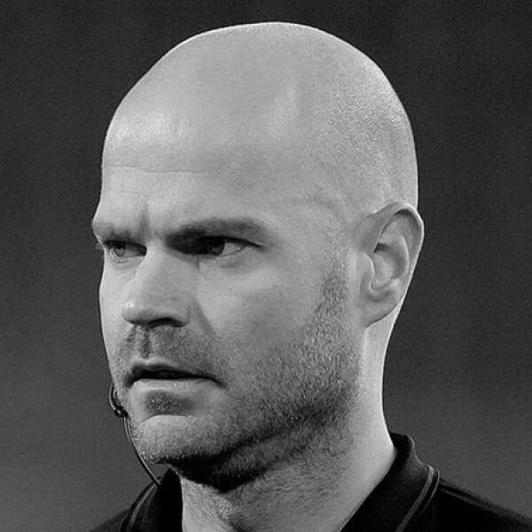 Conmoción en el fútbol europeo por el fallecimiento del árbitro neerlandés Rob Dieperink a los 38 años