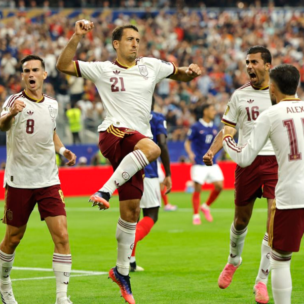 Con un contundente triunfo sobre Francia en Dallas, la selección de España avanzó a la gran final del Mundial y aguarda por Argentina o Inglaterra