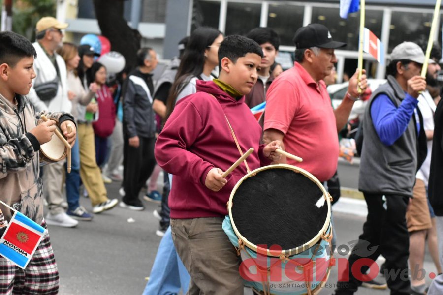 La Marcha de los Bombos hizo latir a Santiago del Estero con una multitudinaria muestra de identidad y cultura popular La Marcha de los Bombos hizo latir a Santiago del Estero con una multitudinaria muestra de identidad y cultura popular