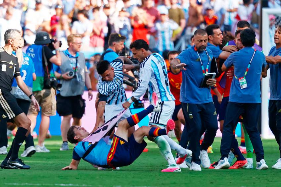 La FIFA abrió un expediente disciplinario contra la Selección Argentina por los incidentes tras la final del Mundial La FIFA abrió un expediente disciplinario contra la Selección Argentina por los incidentes tras la final del Mundial