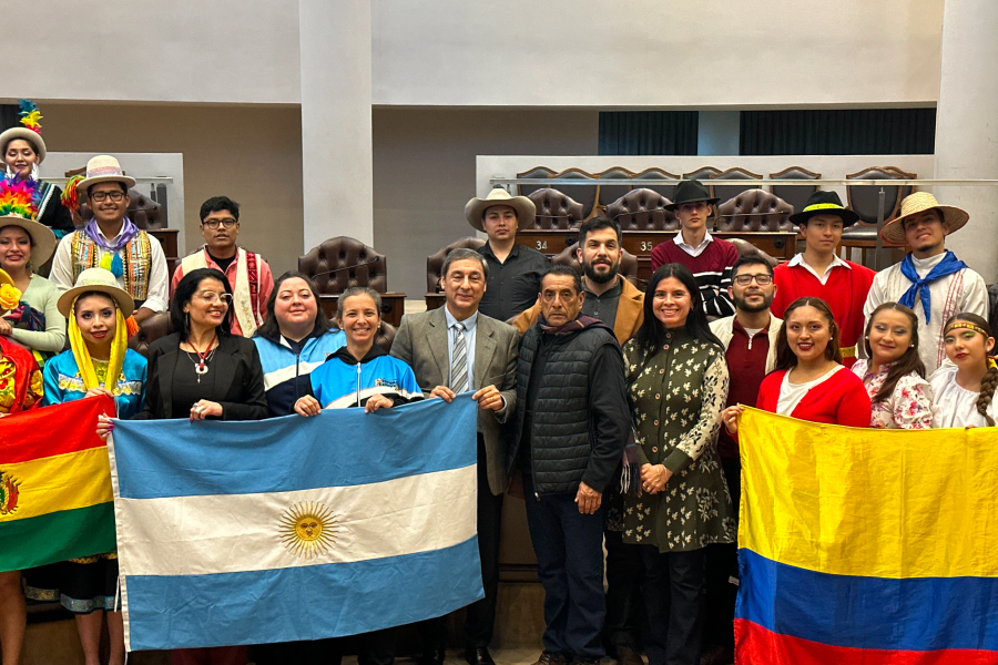 Carlos Silva Neder recibió a las delegaciones internacionales que participan del Festival América de Pie Carlos Silva Neder recibió a las delegaciones internacionales que participan del Festival América de Pie