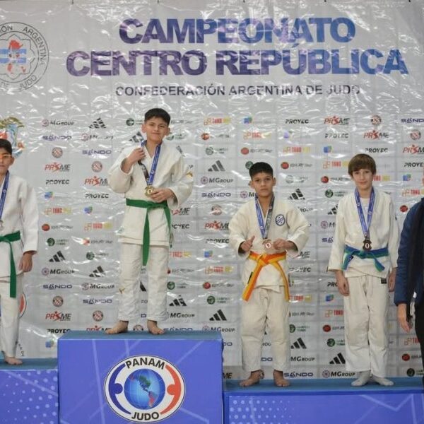Fernando Albornoz se consagró campeón invicto en el Torneo Centro de la República de judo