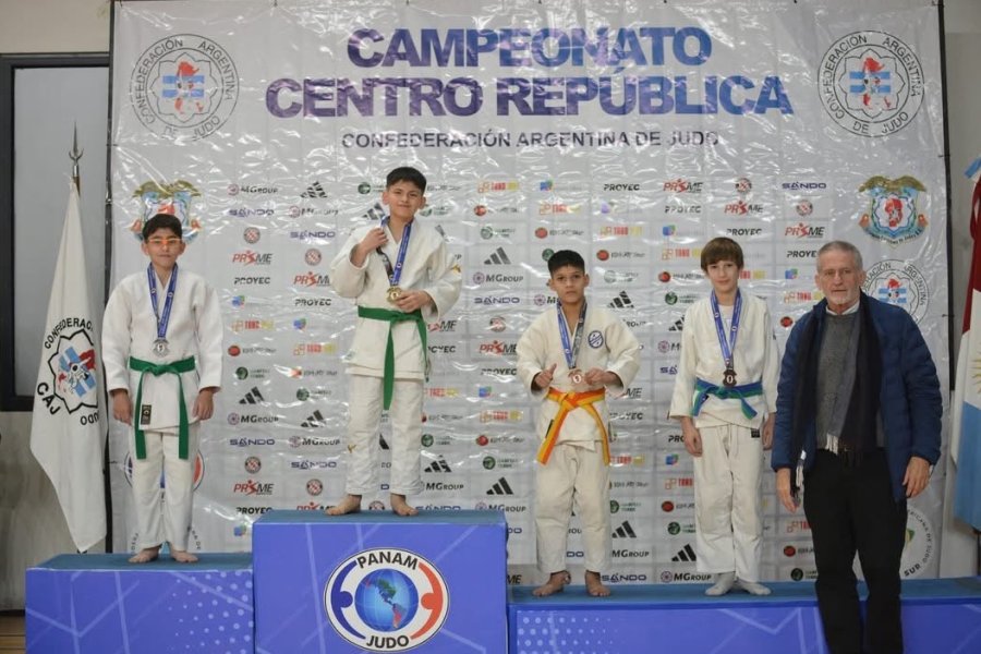 Fernando Albornoz se consagró campeón invicto en el Torneo Centro de la República de judo Fernando Albornoz se consagró campeón invicto en el Torneo Centro de la República de judo