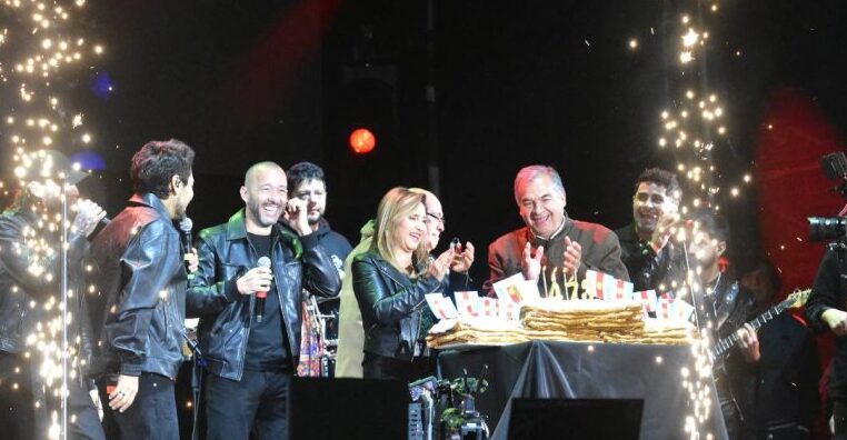 La K‘onga le cantó el feliz cumpleaños a Santiago del Estero en el cierre de los festejos por su 473° aniversario