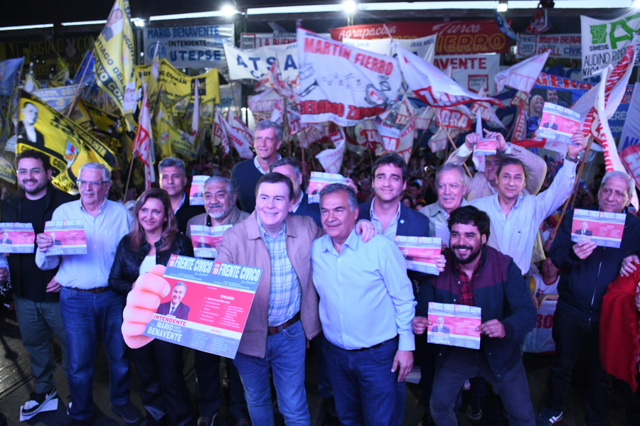 Marea militante en la Capital: La conducción provincial respaldó la candidatura de Mario Benavente Marea militante en la Capital: La conducción provincial respaldó la candidatura de Mario Benavente