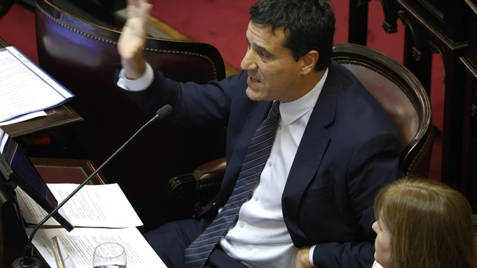 Crece la rebelión en el bloque radical contra la ley de tierras de Milei Crece la rebelión en el bloque radical contra la ley de tierras de Milei