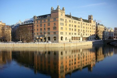 Suecia presenta su primera estrategia nacional de defensa psicológica frente a la desinformación y el uso de la IA