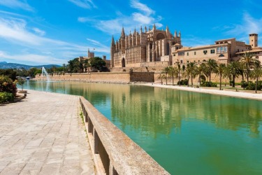Mallorca se rebela contra el turismo masivo: «La isla está al límite» Mallorca se rebela contra el turismo masivo: «La isla está al límite»