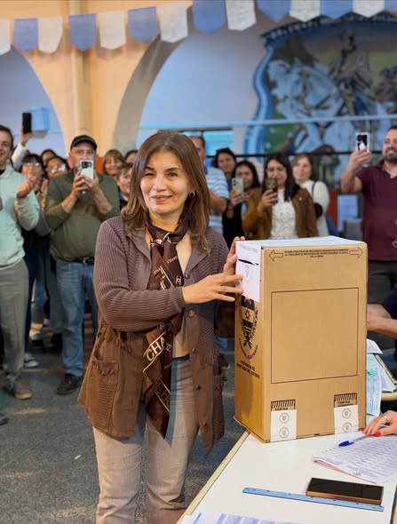 Mónica Bustamante votó en Villa Ojo de Agua y destacó una participación cercana al 70%