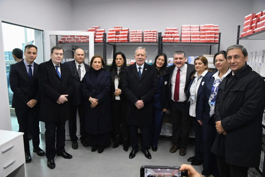 El Gobernador Elías Suárez inauguró el renovado edificio del Hospital de Beltrán y entrego viviendas sociales El Gobernador Elías Suárez inauguró el renovado edificio del Hospital de Beltrán y entrego viviendas sociales