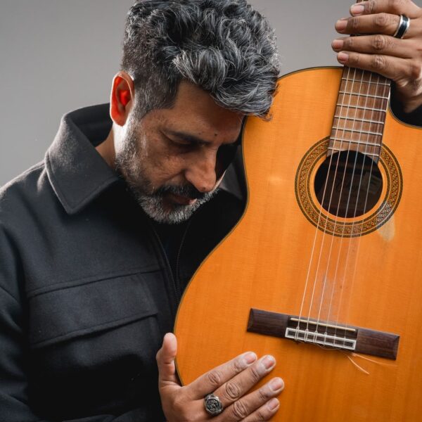 Demi Carabajal presenta su nuevo disco «Ordenando el Caos» en la histórica casa de La Banda