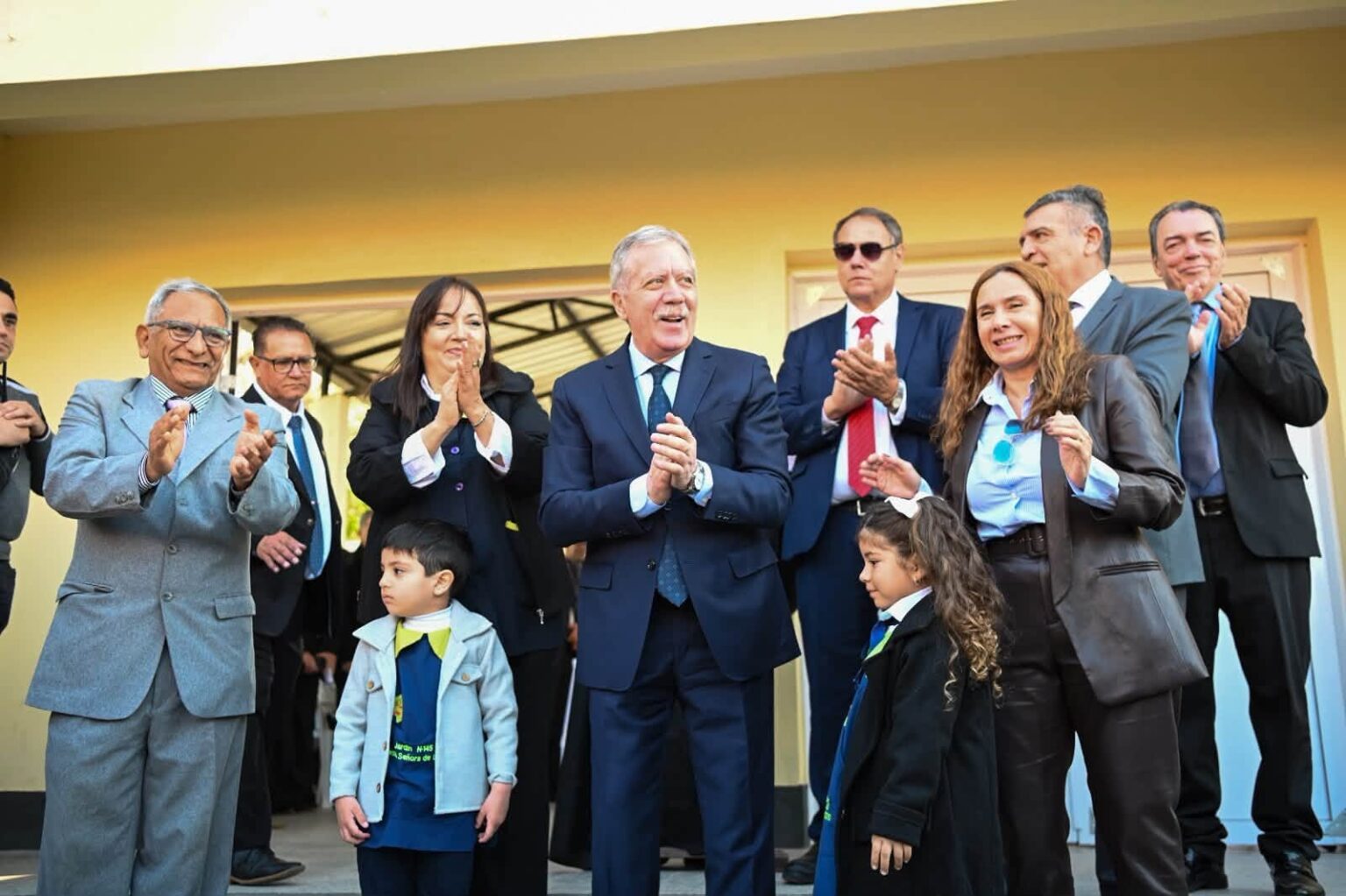 El Gobernador Suárez inauguró obras en cuatro establecimientos educativos de Loreto Atamisqui y entregó viviendas sociales