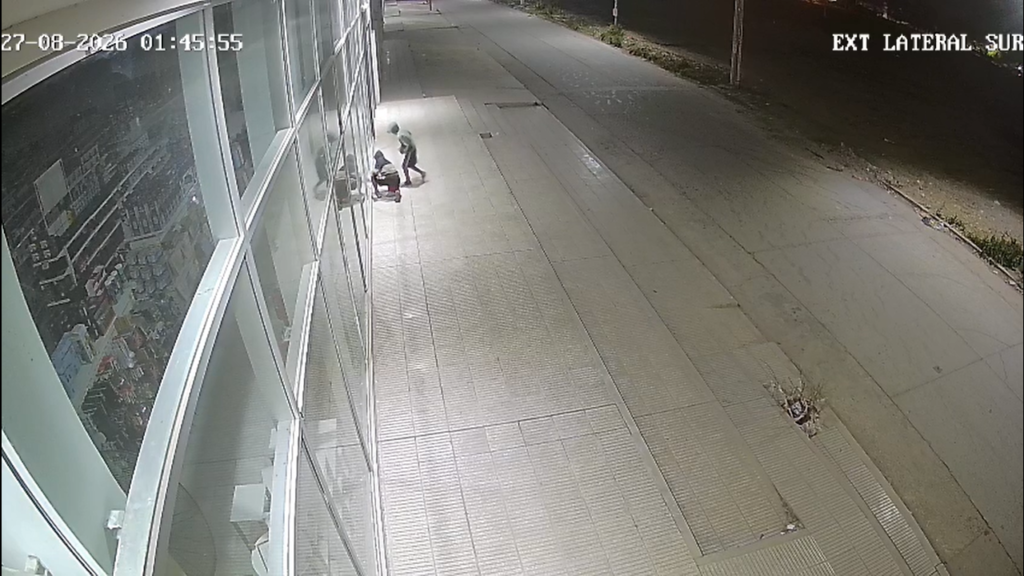 Otra madrugada de miedo en La Banda: Rompieron la vidriera y huyeron Otra madrugada de miedo en La Banda: Rompieron la vidriera y huyeron