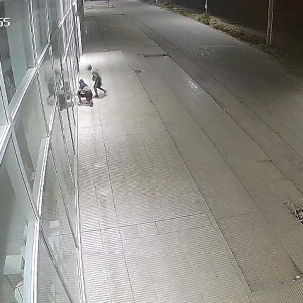 Otra madrugada de miedo en La Banda: Rompieron la vidriera y huyeron