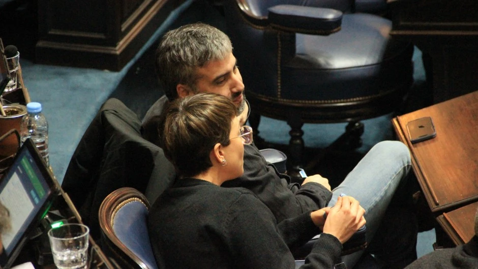 La Cámpora avanza en la Legislatura con un proyecto para blindar las empresas públicas de la provincia La Cámpora avanza en la Legislatura con un proyecto para blindar las empresas públicas de la provincia