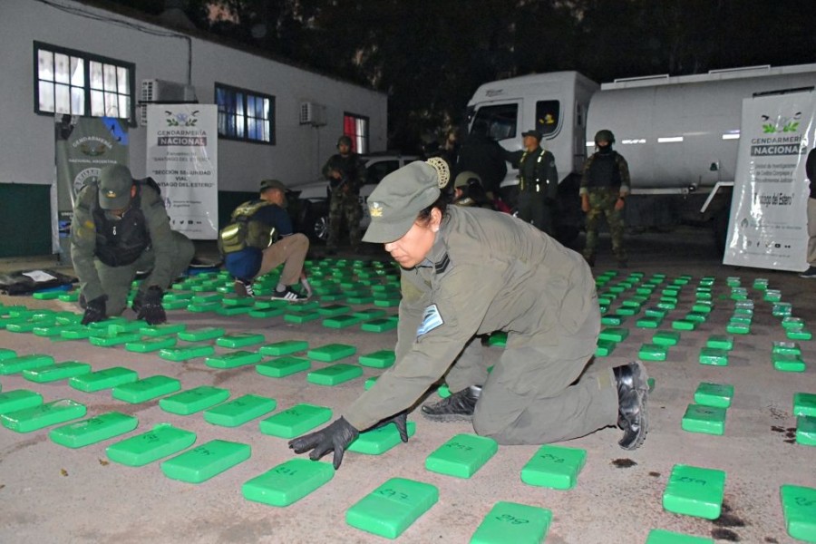 Incautan 446 kilos de cocaína que venían de Salta y ya estaban en Santiago Incautan 446 kilos de cocaína que venían de Salta y ya estaban en Santiago
