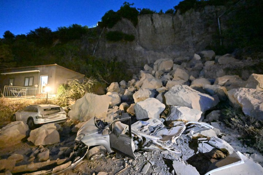 Un fuerte sismo en Italia dejó heridos y obligó a evacuar a 300 personas Un fuerte sismo en Italia dejó heridos y obligó a evacuar a 300 personas