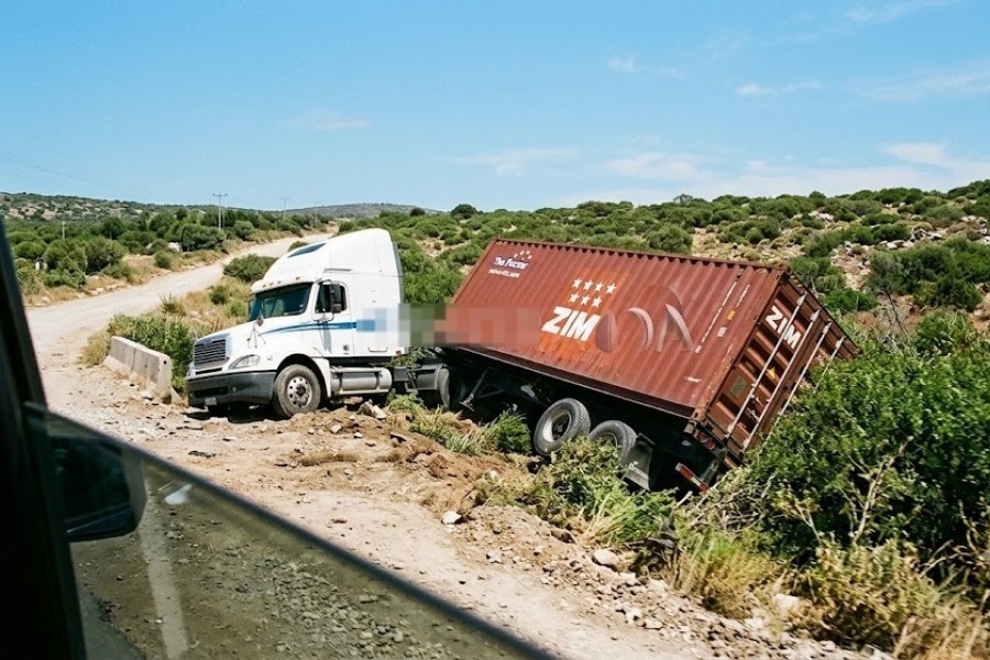 Acoplado se desprendió de un camión a la altura del kilómetro 570 de la Ruta 34