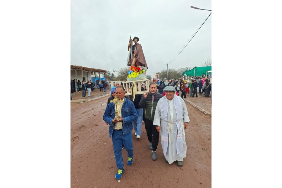 Carlos Silva Neder encabezó las fiestas patronales en honor a San Roque en Atoj Pozo