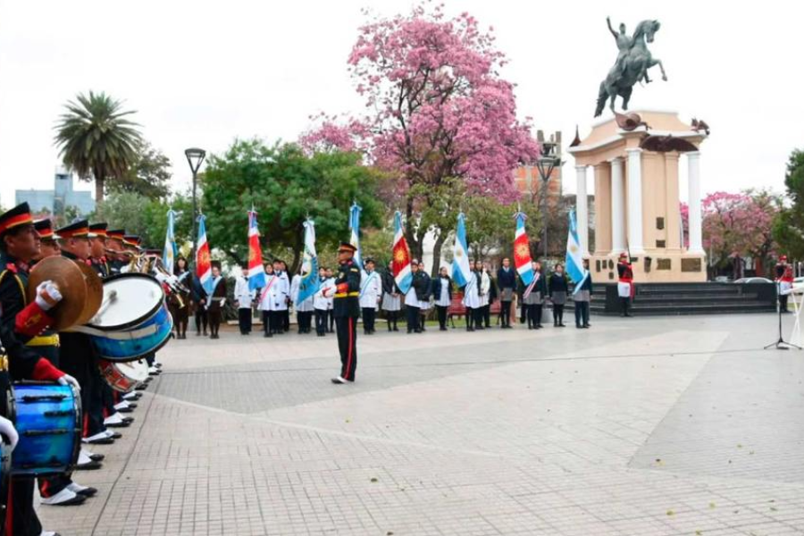 Santiago del Estero homenajeó al General San Martín a 176 años de su fallecimiento Santiago del Estero homenajeó al General San Martín a 176 años de su fallecimiento