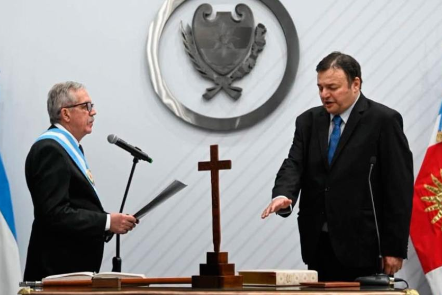 El gobernador Elías Suárez despidió con un emotivo mensaje a Atilio Chara tras su renuncia al Ministerio de Economía El gobernador Elías Suárez despidió con un emotivo mensaje a Atilio Chara tras su renuncia al Ministerio de Economía