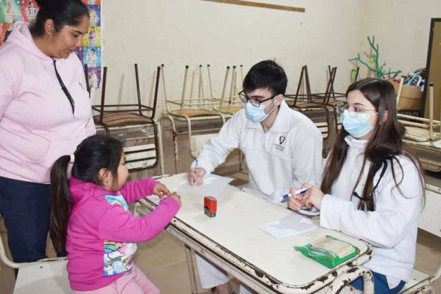 Despliegan operativo sanitario para vecinos del paraje San Ramón Despliegan operativo sanitario para vecinos del paraje San Ramón