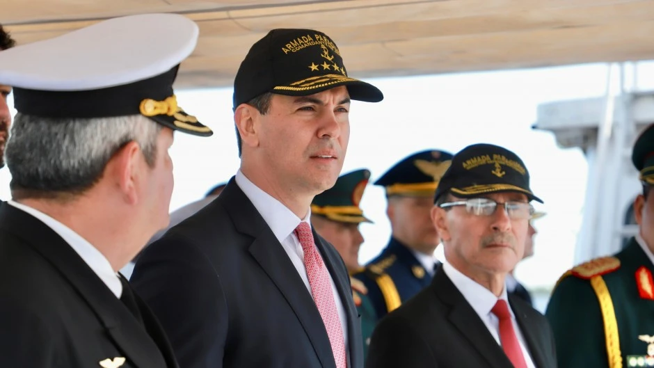 Capacitación de oficiales paraguayos por la Armada Argentina en la Hidrovía y tensiones soberanas en la Marina Mercante Capacitación de oficiales paraguayos por la Armada Argentina en la Hidrovía y tensiones soberanas en la Marina Mercante