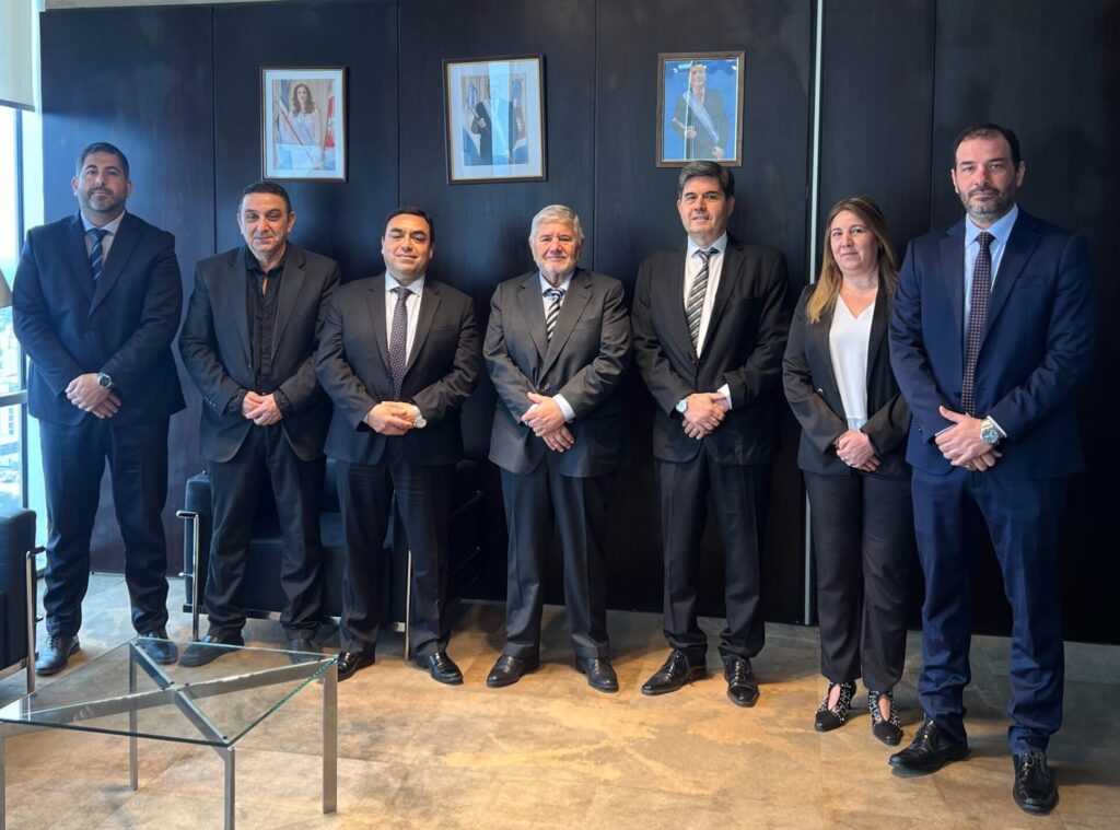 Santiago del Estero fortalece la articulación federal en materia tributaria tras reunión entre el ministro Murad y la Comisión Arbitral Santiago del Estero fortalece la articulación federal en materia tributaria tras reunión entre el ministro Murad y la Comisión Arbitral