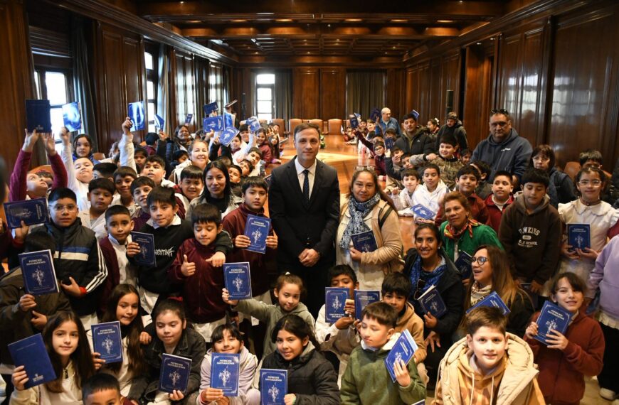 Más de 150 alumnos visitaron Casa de Gobierno