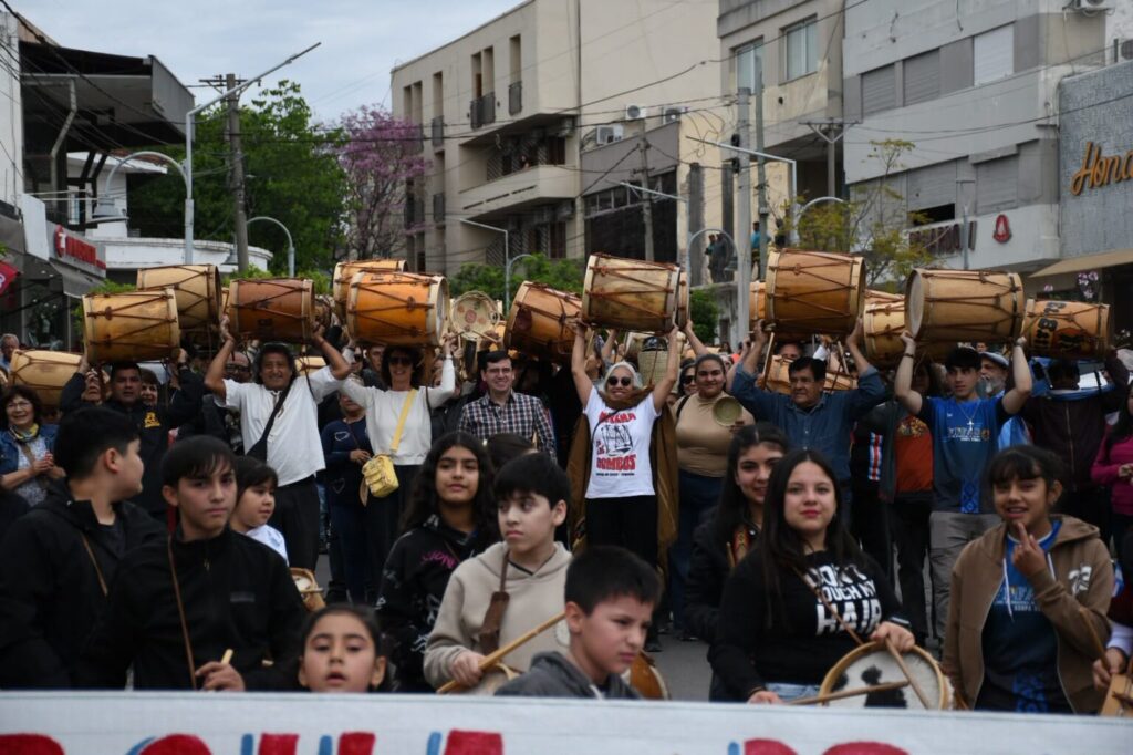 La 6° Marcha de los Bombos unió a turistas y vecinos en Termas La 6° Marcha de los Bombos unió a turistas y vecinos en Termas