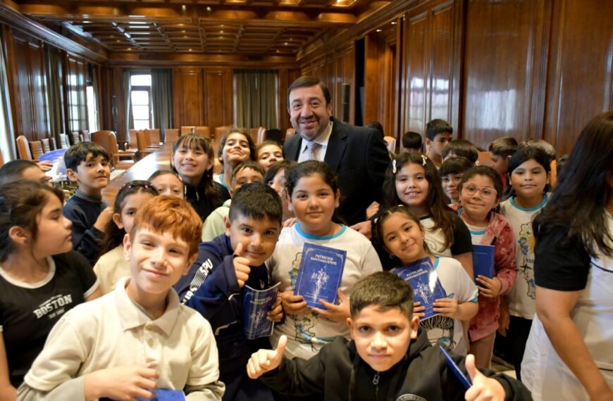 Estudiantes de cuatro establecimientos educativos conocieron Casa de Gobierno