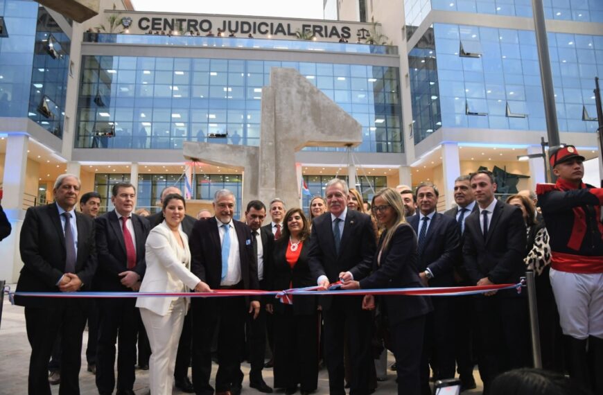 El Gobernador Elías Suárez inauguró el moderno Centro Judicial de Frías