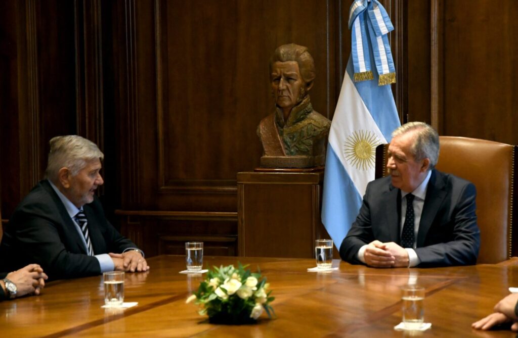 Suárez recibió al presidente de la Comisión Arbitral del Convenio Multilateral de Impuestos Suárez recibió al presidente de la Comisión Arbitral del Convenio Multilateral de Impuestos